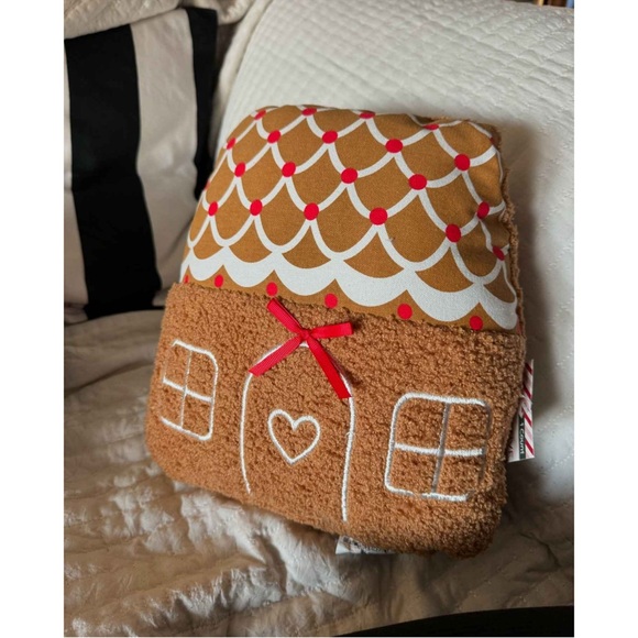 Gingerbread man pillow and gingerbread house pillow bundle NEW Christmas decor - Picture 4 of 7